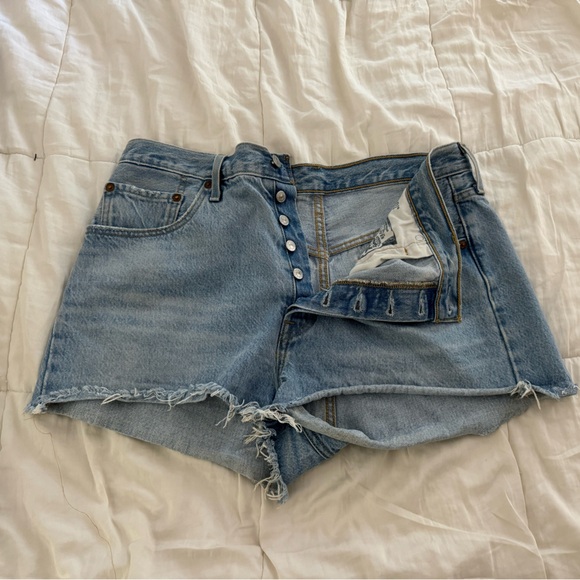 Levi’s 501 High Waisted Button Up Jean Shorts - Picture 2 of 3